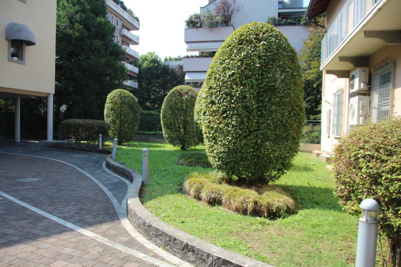 Parco Di Monza Apartment Luaran gambar